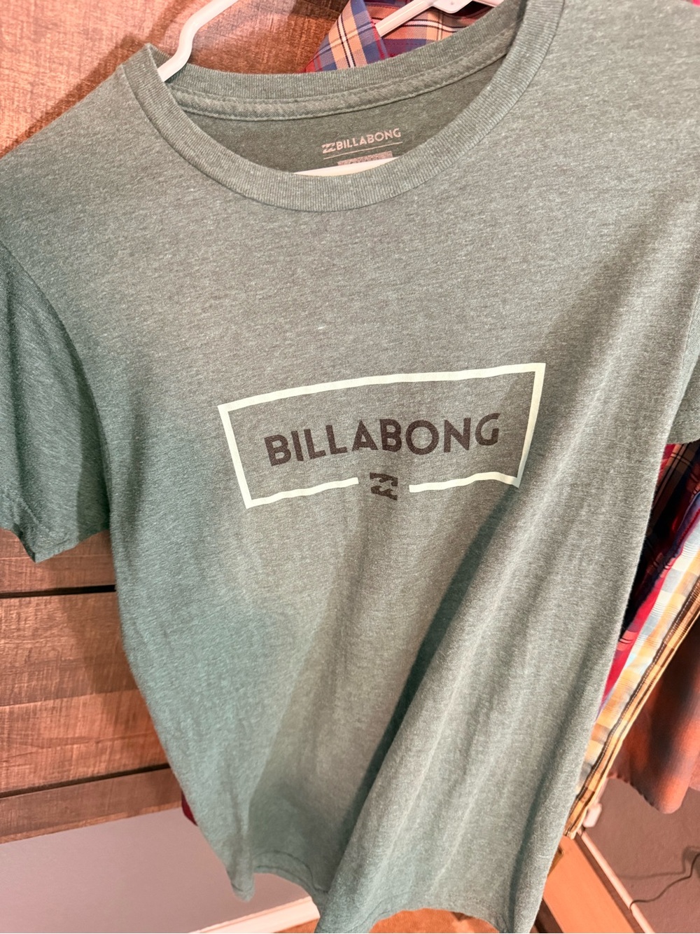Billabong adult small Heather Sage Green Logo Tee